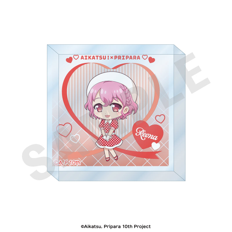 アイカツ！×プリパラ THE MOVIE -出会いのキセキ！- のグッズ、レオナ・ウェストのアクリルブロックの画像です