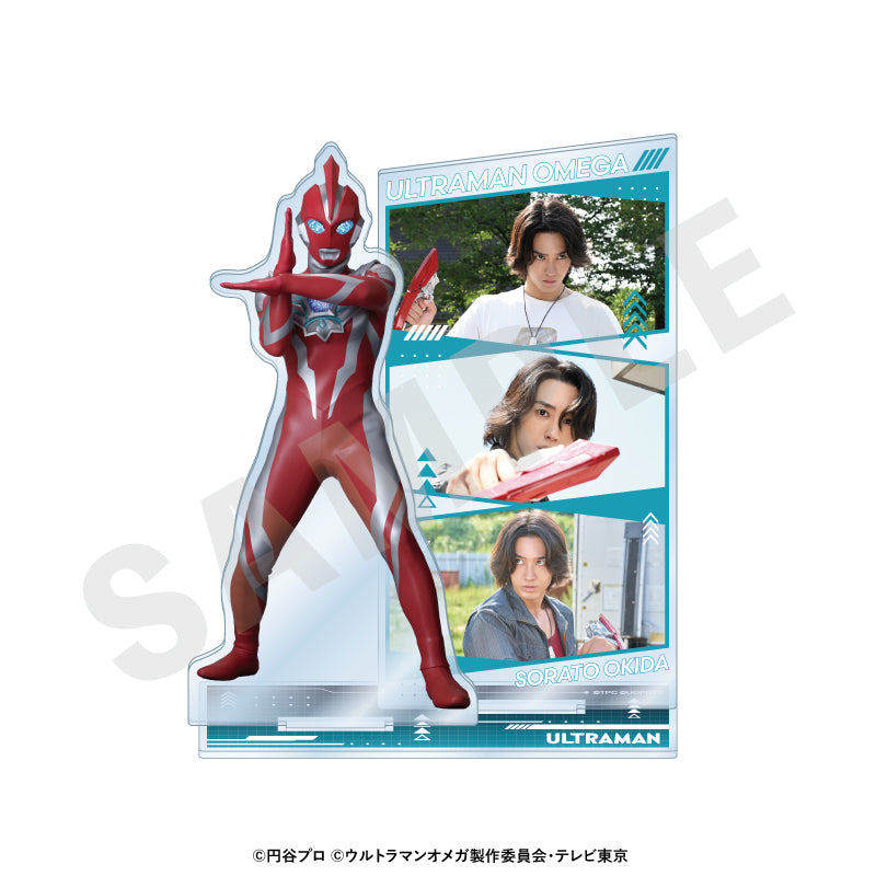 ウルトラマンシリーズ のグッズ、ウルトラマンオメガのアクリルスタンドの画像です