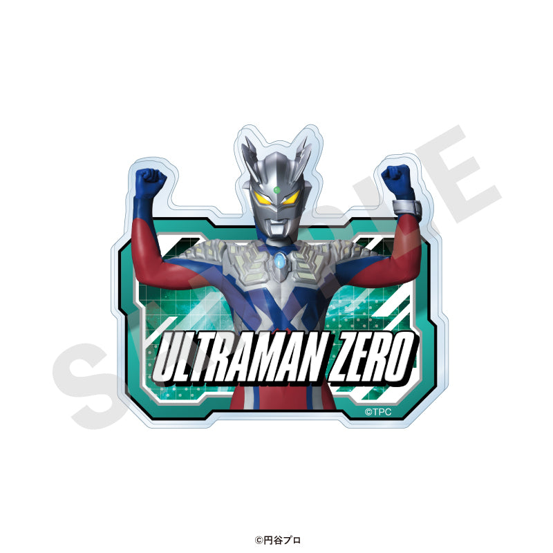 ウルトラマンシリーズ のグッズ、ウルトラマンゼロのお名前バッジの画像です